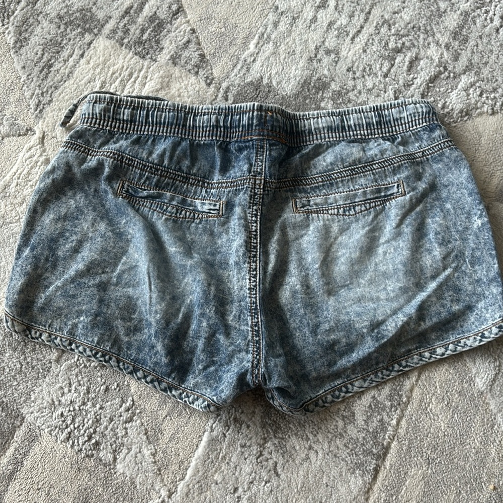 Comfy Jean Short - Picture 2 of 3